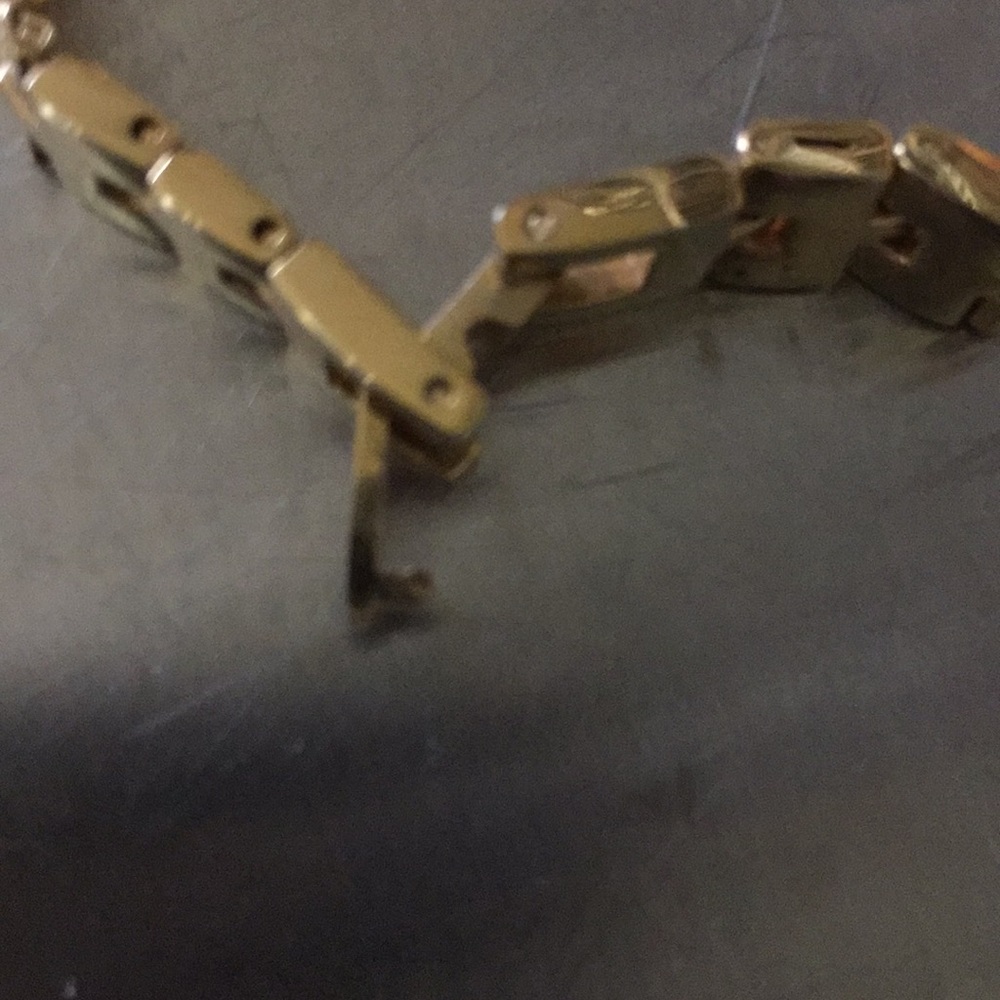 Watch - Picture 3 of 3